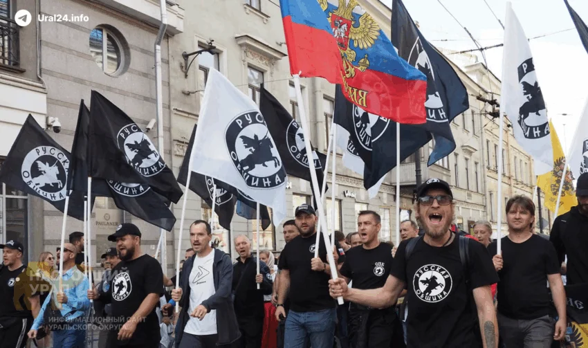 «Русская община» на&nbsp;параде 9&nbsp;Мая&nbsp;в&nbsp;Ханты‑Мансийске